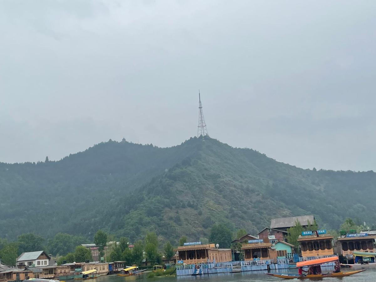 Lake Victoria Houseboats Bed & Breakfast Srinagar  Exterior photo