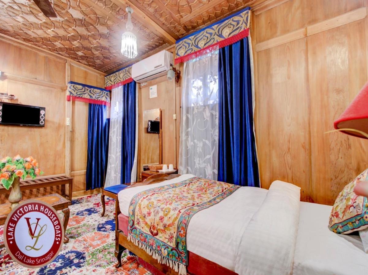 Lake Victoria Houseboats Bed & Breakfast Srinagar  Exterior photo